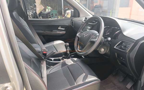 WULING  CONFERO  S 1.5L