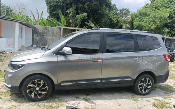 WULING  CONFERO  S 1.5L
