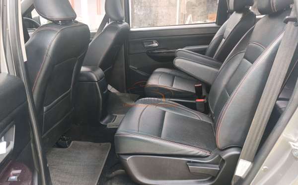 WULING  CONFERO  S 1.5L