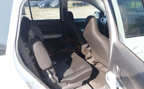 DAIHATSU  SIGRA