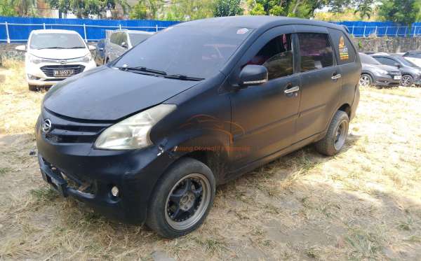 DAIHATSU  XENIA