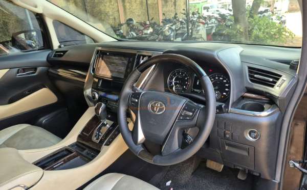 TOYOTA ALPHARD 2.5 G