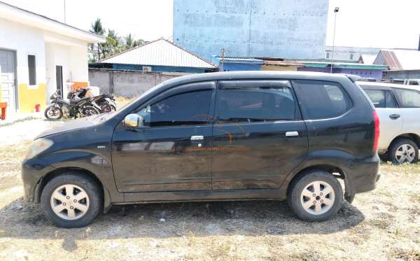 TOYOTA AVANZA