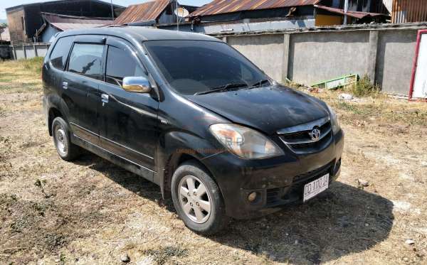TOYOTA AVANZA