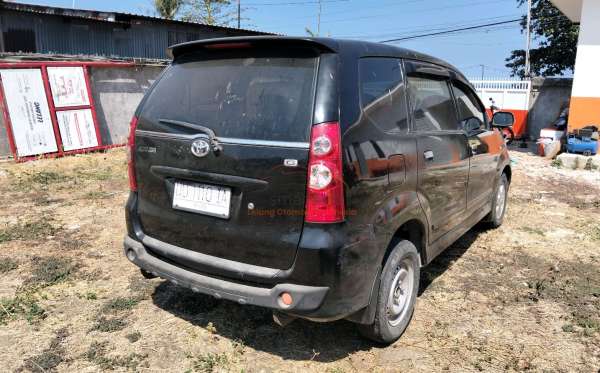 TOYOTA AVANZA