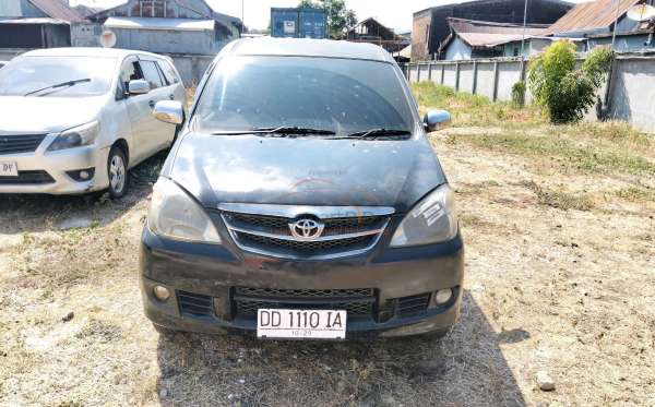 TOYOTA AVANZA