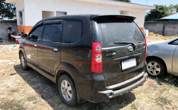 TOYOTA AVANZA