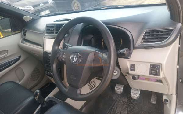 TOYOTA  AVANZA  1.3 G