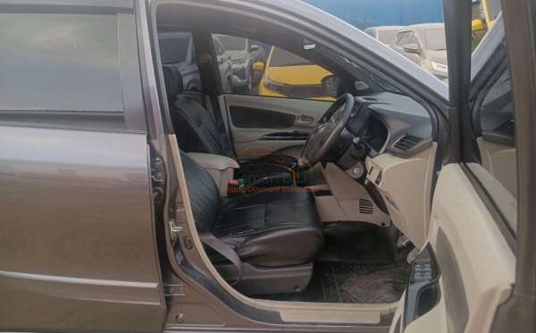 TOYOTA  AVANZA  1.3 G