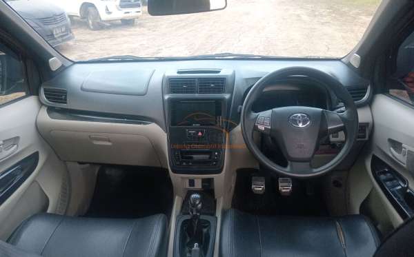 TOYOTA  AVANZA  1.3 G