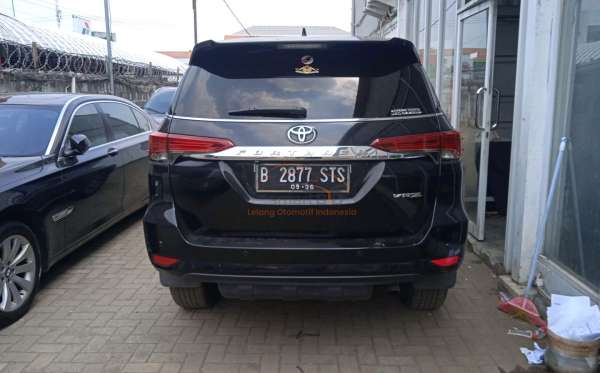 TOYOTA FORTUNER 2.4 VRZ