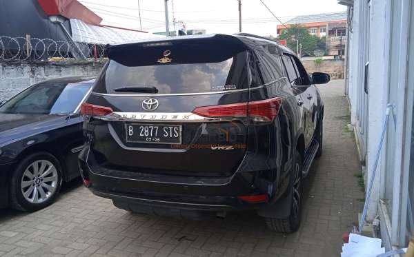 TOYOTA FORTUNER 2.4 VRZ