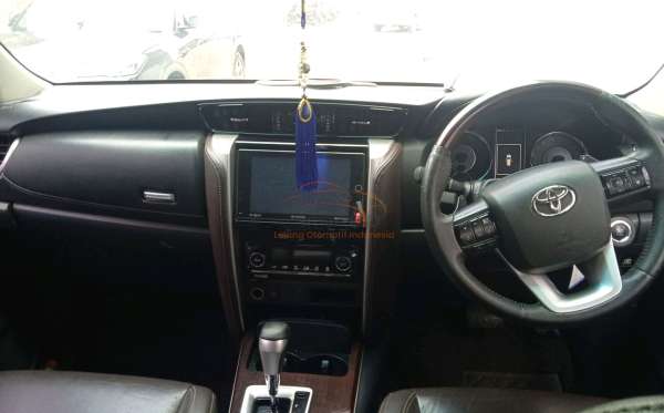 TOYOTA FORTUNER 2.4 VRZ