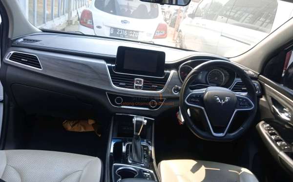 WULING CORTEZ 1.5ST LUX CVT