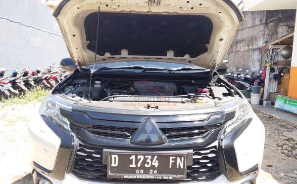 MITSUBISHI PAJERO SPORT DAKAR