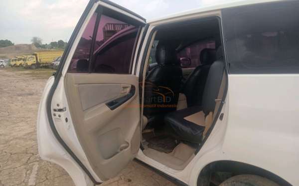 TOYOTA INNOVA