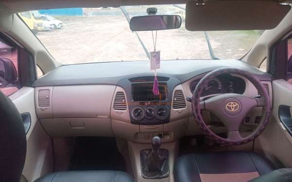 TOYOTA INNOVA