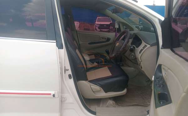 TOYOTA INNOVA