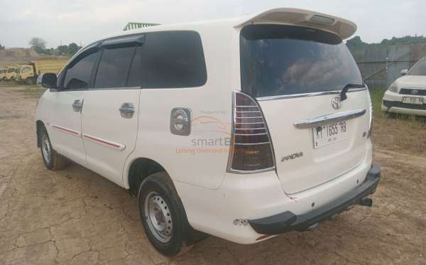 TOYOTA INNOVA