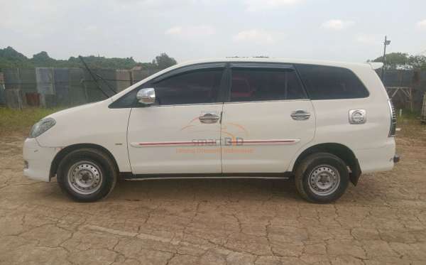 TOYOTA INNOVA