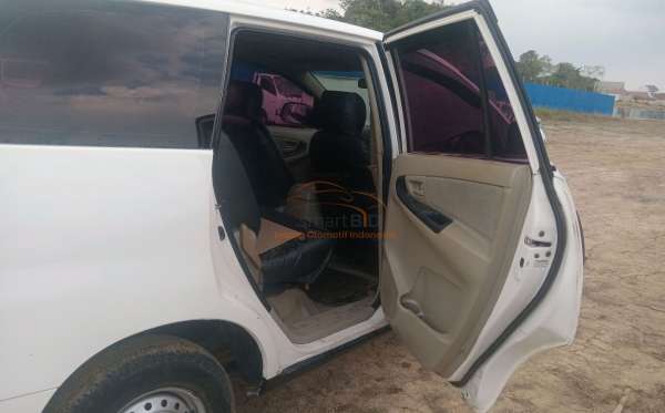TOYOTA INNOVA