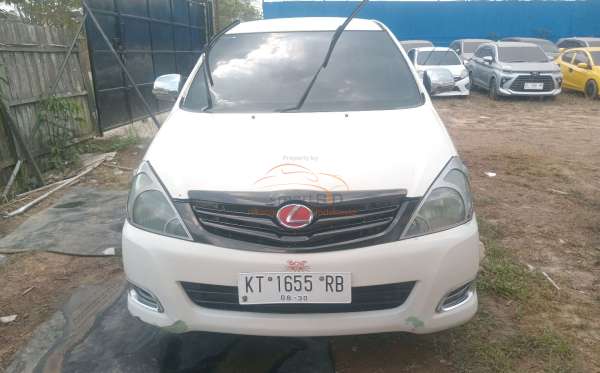TOYOTA INNOVA