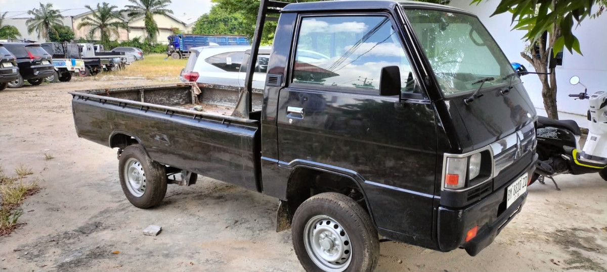 MITSUBISHI  L 300 L300 PU FB-R (4X2)