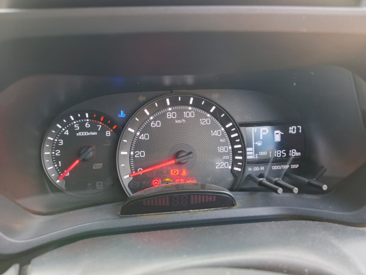 TOYOTA AVANZA  1.3 E
