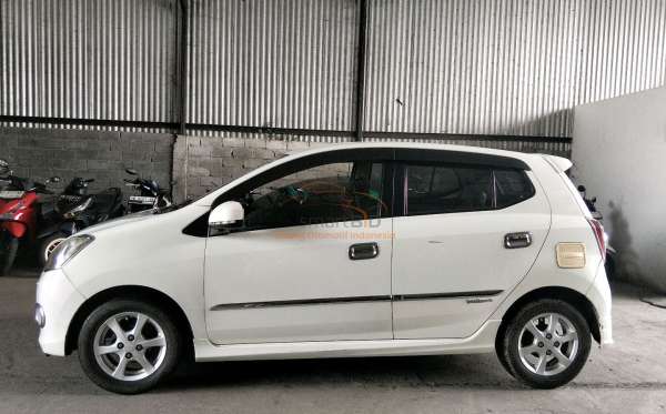 DAIHATSU  AYLA
