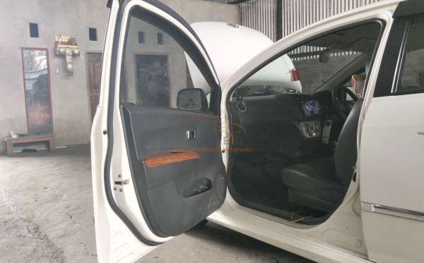 DAIHATSU  AYLA