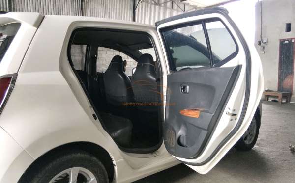 DAIHATSU  AYLA