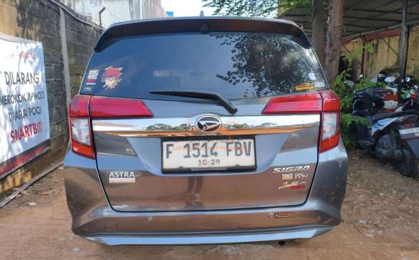 DAIHATSU SIGRA R