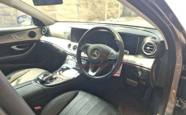 MERCEDES BENZ E 250