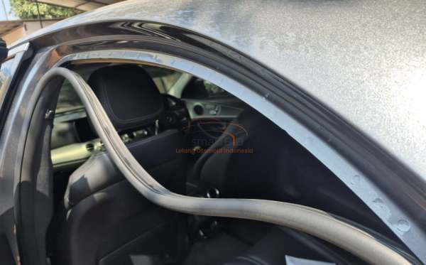 MERCEDES BENZ E 250