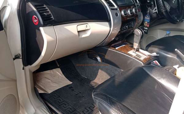 MITSUBISHI  PAJERO  SPORT