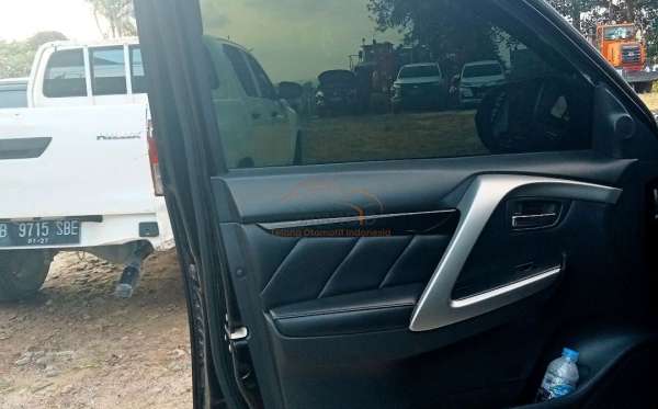 MITSUBISHI  PAJERO  SPORT DAKAR ULTIMATE