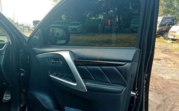 MITSUBISHI  PAJERO  SPORT DAKAR ULTIMATE