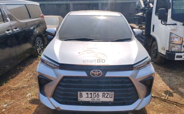 TOYOTA  AVANZA  1.3 E