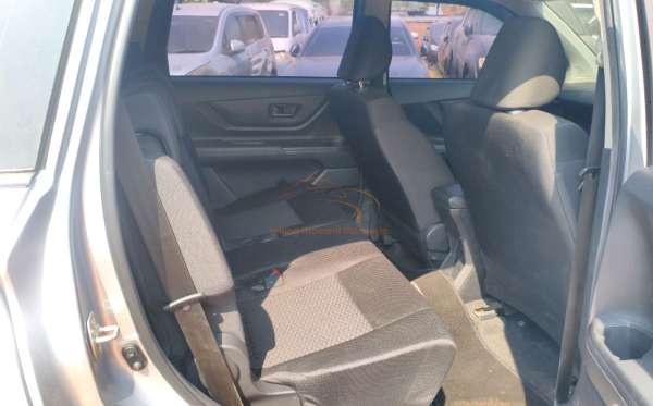 TOYOTA  AVANZA  1.3 E