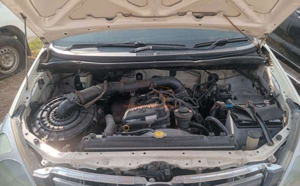TOYOTA INNOVA