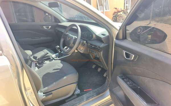 WULING  ALVEZ  1.5