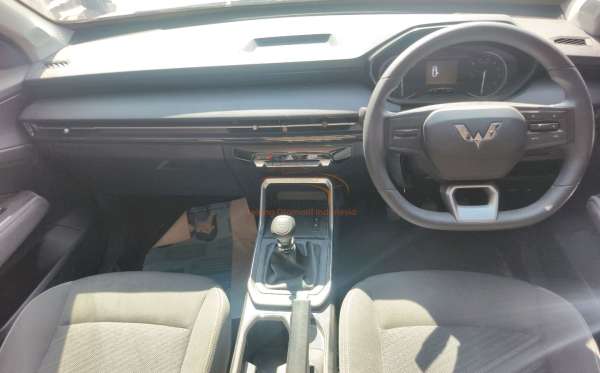 WULING  ALVEZ  1.5