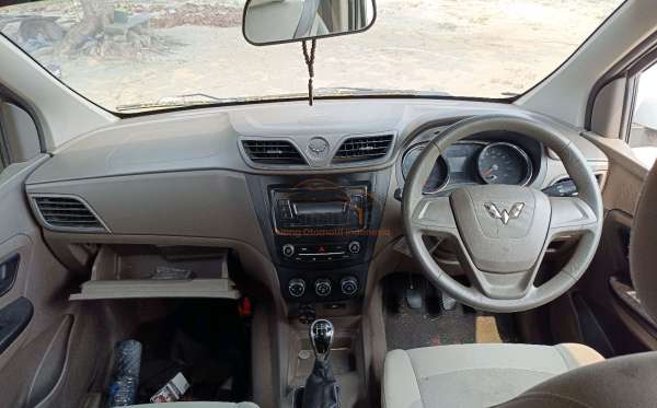 WULING CONFERO 1.5 DB MY (4X2)