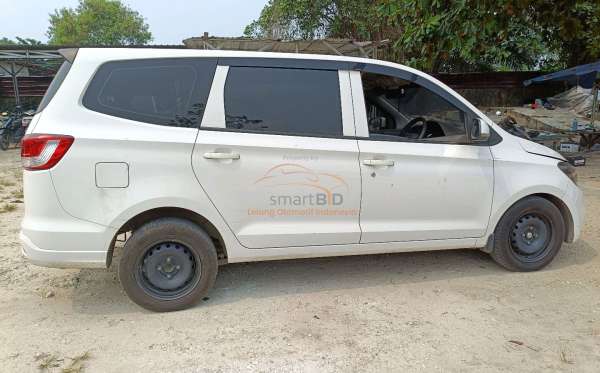 WULING CONFERO 1.5 DB MY (4X2)