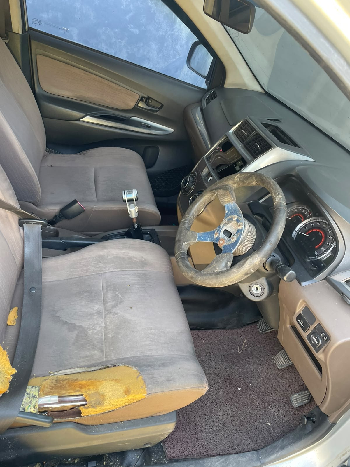 TOYOTA  AVANZA  1.3 G