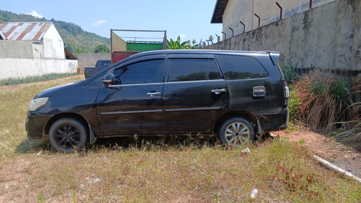 TOYOTA INNOVA  2.0 V