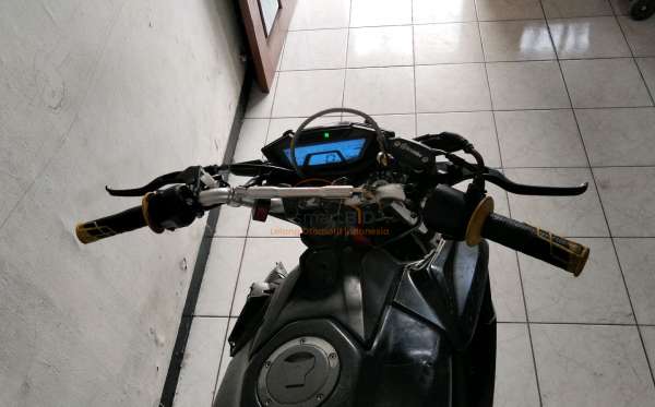 HONDA CBR 150 R