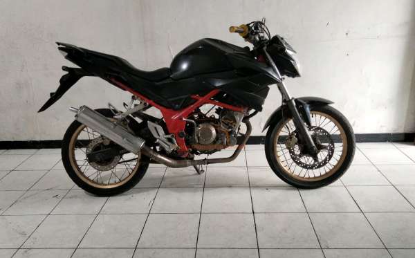 HONDA CBR 150 R
