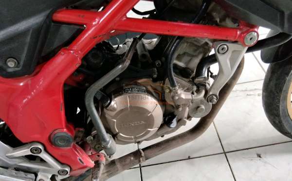 HONDA CBR 150 R