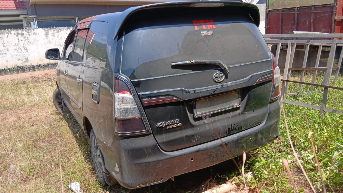 TOYOTA INNOVA  2.0 V